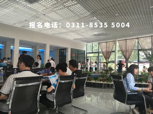 石家莊鐵路技工學(xué)校2018報(bào)名現(xiàn)場(chǎng) 校園環(huán)境 第1張