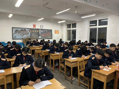 石家莊鐵路職業(yè)高級技工學校培養(yǎng)“技術+學歷”雙優(yōu)鐵路人才 學校新聞